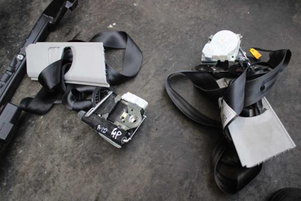 AIRBAG VW POLO 6R 5-PORTE 2009 - 2015 ( TABLEAU DE BORD + VOLANT + CEINTURES AVANT) - Vue 4